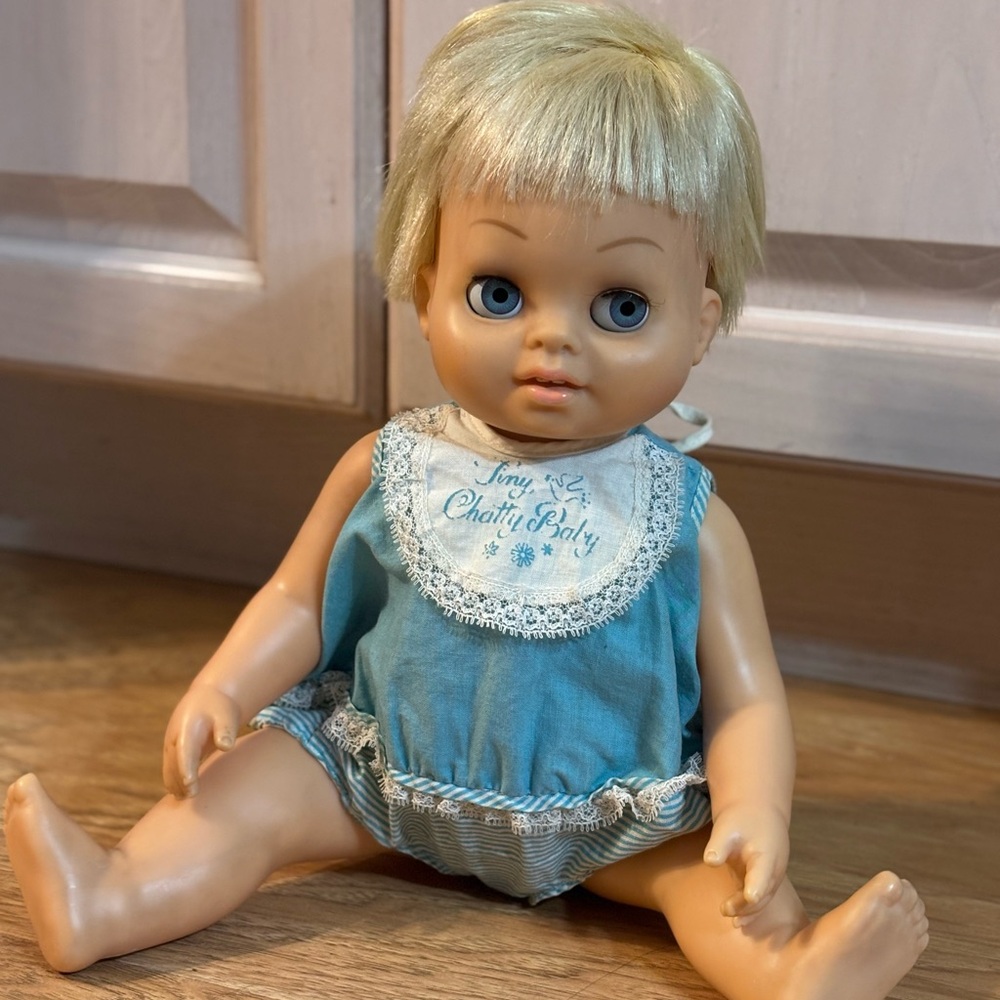 🍼Vintage Mattel 1962 Blonde Tiny Chatty Baby Sister Doll Blue Outfit Collectible